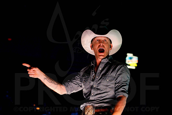 Justin Moore Concert 4-25-2014 (© Justin Manning) JWM_0477