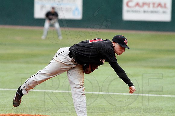 ASU @ UALR baseball 3-17-13 (© Justin Manning) JWM0287