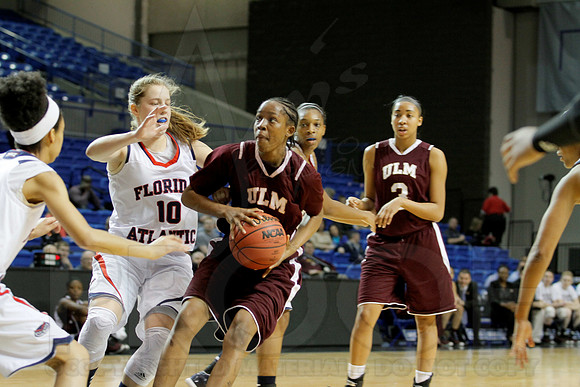 Florida Atlantic vs. UL-Monroe Women's JWM0199 (©Justin Manning)