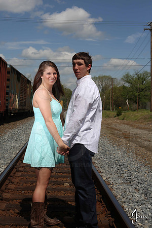 Collin & Makayla Senior pics 4-14-13 (© Justin Manning) JWM0197