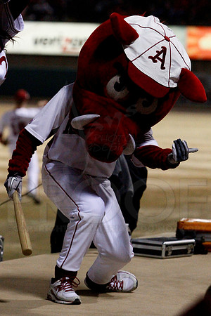 Miss Valley State @ Arkansas Baseball 3-27-13 (© Justin Manning) JWM0404