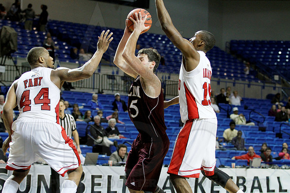 WKU vs. UL-Monroe Men's JWM0335 (©Justin Manning)