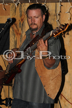 Midnight Hurricanes (Boogies Bar & Grill) 6-6-2015 (©Justin Manning) JWM_0008