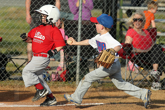 Phillies vs. Bomb Squad 4-10-14 4-10-2014 (© Justin Manning) JWM_0060