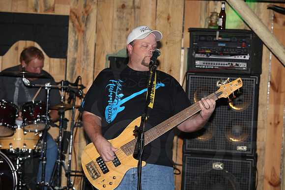 Midnight Hurricanes (Boogies Bar & Grill) 9-13-2014 (©Justin Manning) JWM_033
