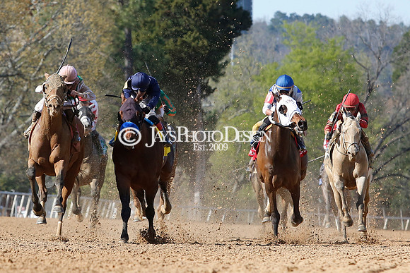 z220402_ArkansasDerbyday_Manning_JWM_0773