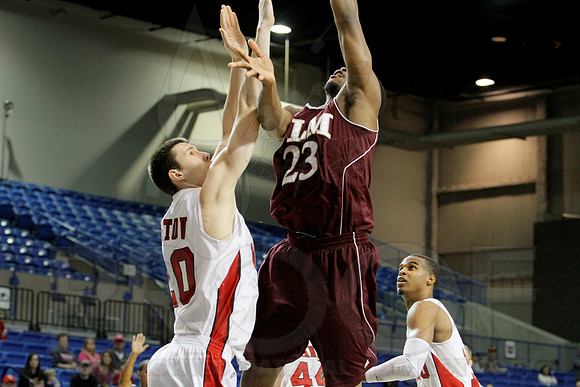 WKU vs. UL-Monroe Men's JWM0022 (©Justin Manning)