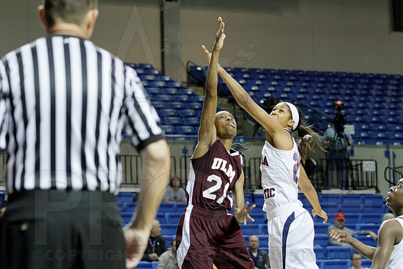 Florida Atlantic vs. UL-Monroe Women's JWM0310 (©Justin Manning)