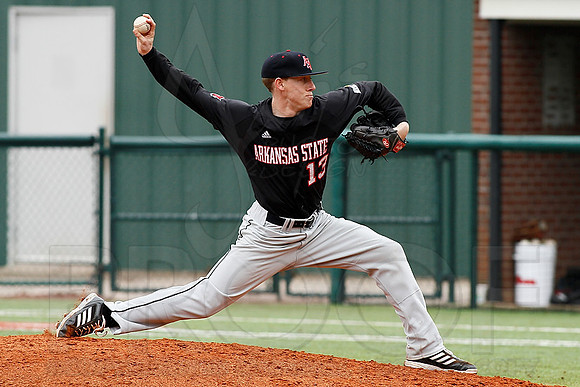 ASU @ UALR baseball 3-17-13 (© Justin Manning) JWM0351