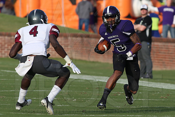 Southern Nazarene @ OBU 9-13-2014 (©Justin Manning) JWM_258
