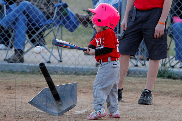 T-ball Angels vs Panthers 3-28-13 (© Justin Manning) JWM0054