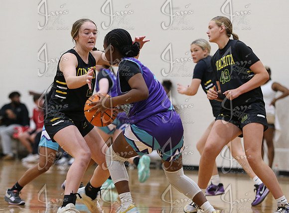 Evolution vs. EXT Typhoon (AAU High School Girls Basketball) 4-26-25_JWM_0031