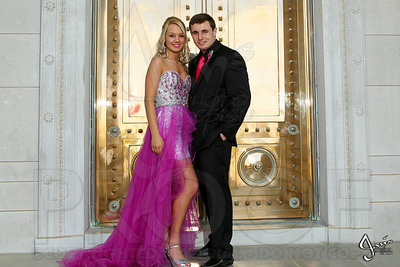 Prom pictures (Maria Vest) 4-11-2014 (© Justin Manning) JWM_0080