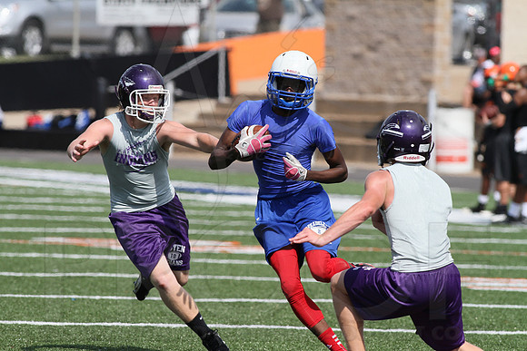 1st Annual James King 7 on 7 (Malvern) (� Justin Manning) JWM0164