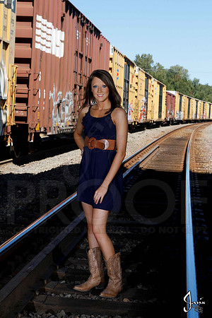 Taylor Anderson senior pictures 10-6-13 (© Justin Manning) JWM0010