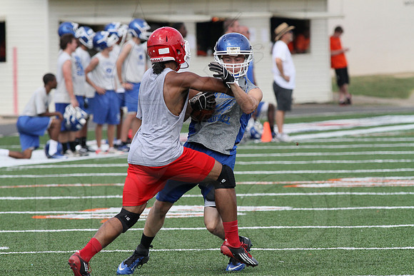 1st Annual James King 7 on 7 (Malvern) (� Justin Manning) JWM0201