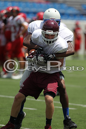 Football Team Camp (War Memorial Stadium) 6-16-2015 (©Justin Manning) JWM_0027