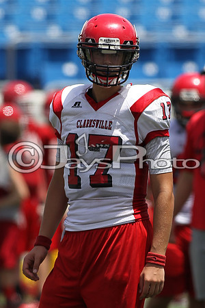 Football Team Camp (War Memorial Stadium) 6-16-2015 (©Justin Manning) JWM_0020