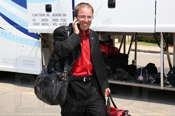 ASU football team departure for Aurbun 9-6-1 (© Justin Manning) JWM0036