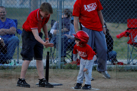 T-ball Angels vs Panthers 3-28-13 (© Justin Manning) JWM0073