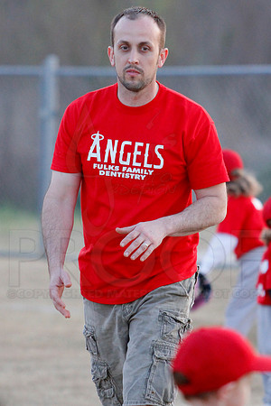 T-ball Angels vs Panthers 3-28-13 (© Justin Manning) JWM0019
