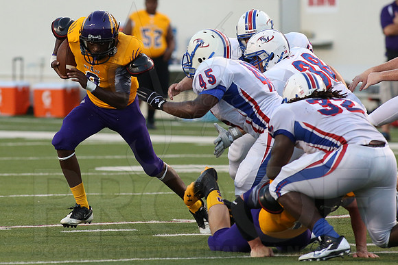 Ashdown vs West Memphis 9-2-13 (© Justin Manning) JWM0166