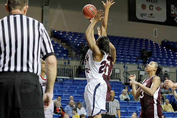 Florida Atlantic vs. UL-Monroe Women's JWM0332 (©Justin Manning)