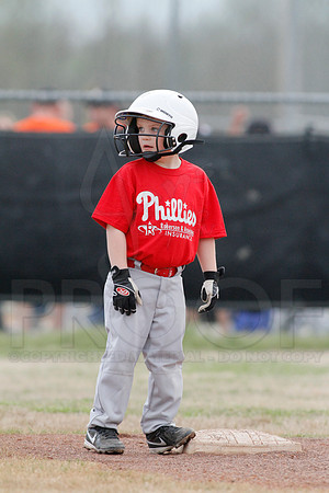 Phillies vs. Razorbacks 5-6 year old baseball 4-3-2014 (© Justin Manning) JWM_0135