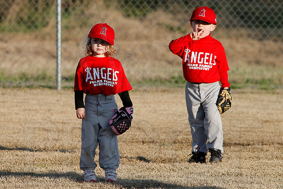 T-ball Angel's & Rangers 3-26-13 (© Justin Manning) JWM0087