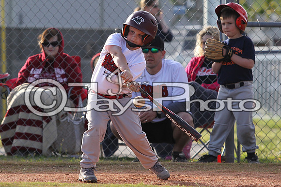 Bomb Squad vs Tigers 6-7 year old (Pitching Machine) 4-27-2015 (©Justin Manning) JWM_0122