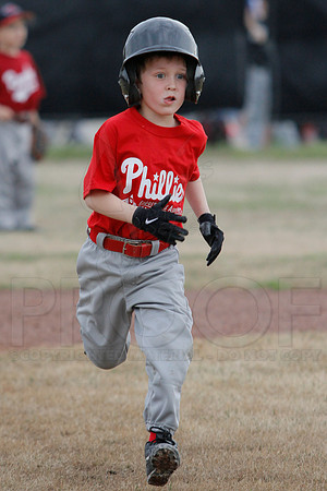 Phillies vs. Razorbacks 5-6 year old baseball 4-3-2014 (© Justin Manning) JWM_0017