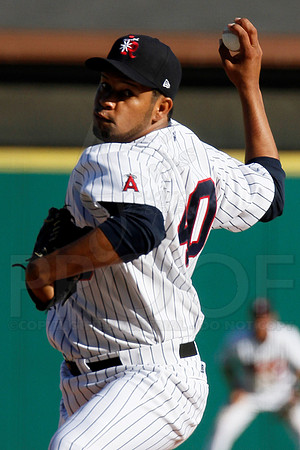 NW Arkansas Naturals @ Arkansas Travelers 4-21-12(Justin Manning)092
