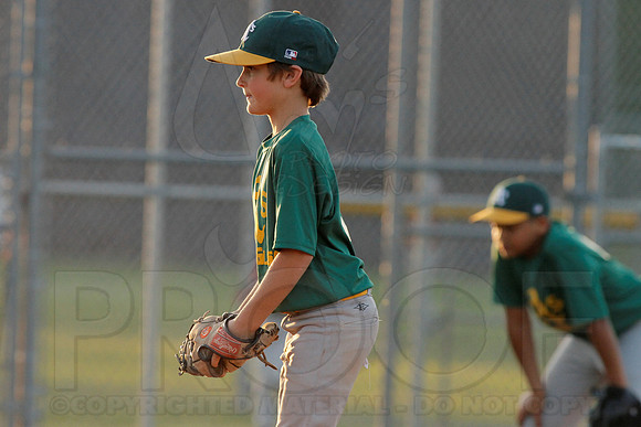 Thunder vs. A's 9-10 year old baseball 4-22-2014 (© Justin Manning) JWM_0144