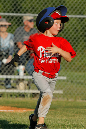 Phillies vs. Razorbacks 5-6 year old baseball 6-3-2014 (© Justin Manning) JWM_0113