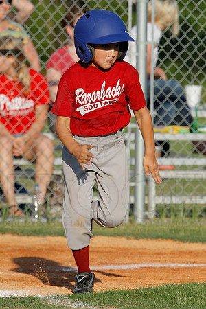Phillies vs. Razorbacks 5-6 year old baseball 6-3-2014 (© Justin Manning) JWM_0216