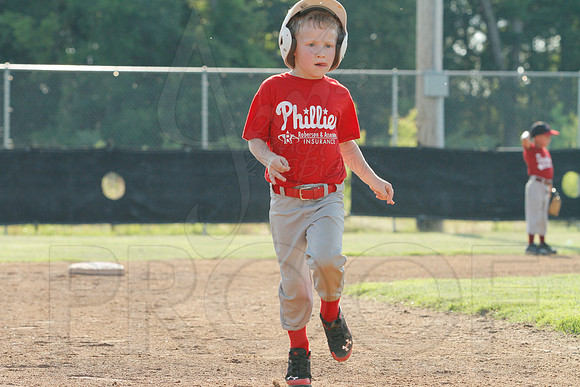 Phillies vs. Razorbacks 5-6 year old baseball 6-3-2014 (© Justin Manning) JWM_0054