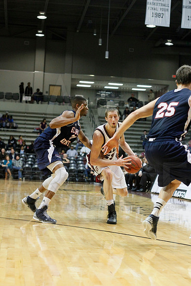 FAU @ UALR 1-24-13 (Justin Manning)0138