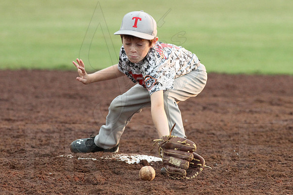 Benton vs. Madison County 8 year olds (Pastiche magazine) 7-18-2014 (©Justin Manning) JWM_017