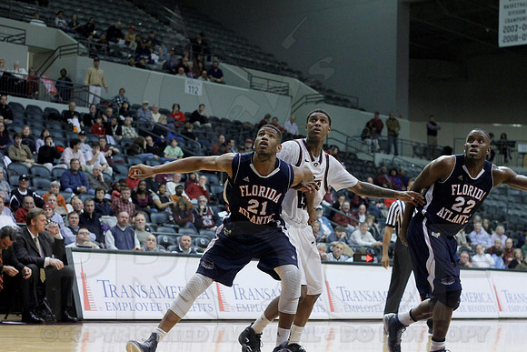 FAU @ UALR 1-24-13 (Justin Manning)0428