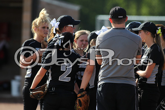 Bauxite @ Harmony Grove softball 4-21-2015 (©Justin Manning) JWM_0231