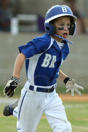 Benton-Midkiff vs. Bryant-Griffin 8 year old (Cal Ripken) 7-20-2014 (©Justin Manning) JWM_094
