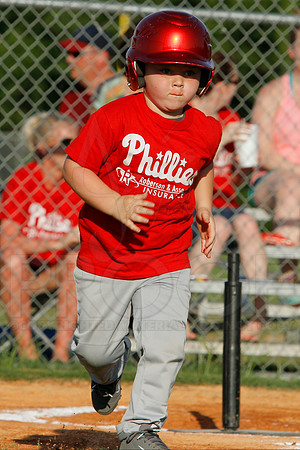 Phillies vs. Razorbacks 5-6 year old baseball 6-3-2014 (© Justin Manning) JWM_0133