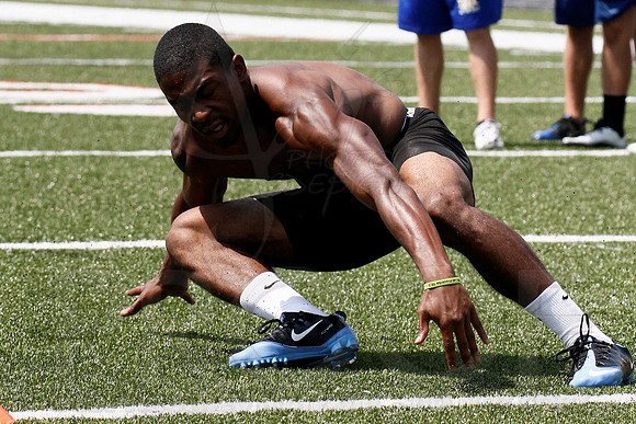 ArkansasVarsity Combine 5-26-12(Justin Manning)060