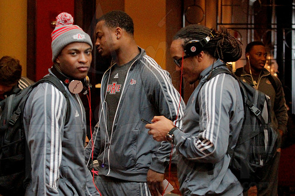 Player welcoming to hotel 1-1-14 (©Justin Manning) (©Justin Manning) JWM_0058