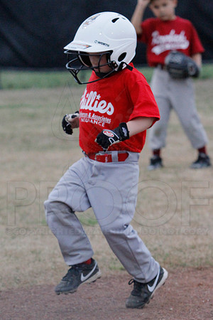Phillies vs. Razorbacks 5-6 year old baseball 4-3-2014 (© Justin Manning) JWM_0329