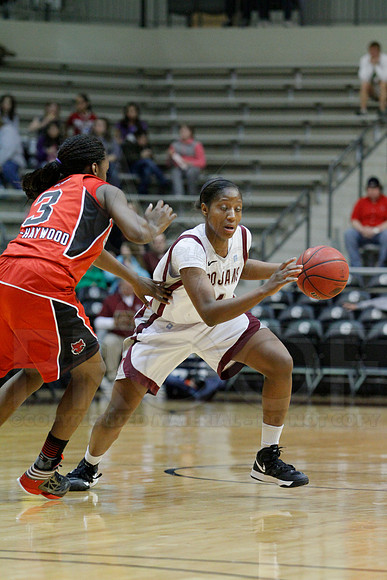ASU @ UALR 3-2-130082 (©Justin Manning)