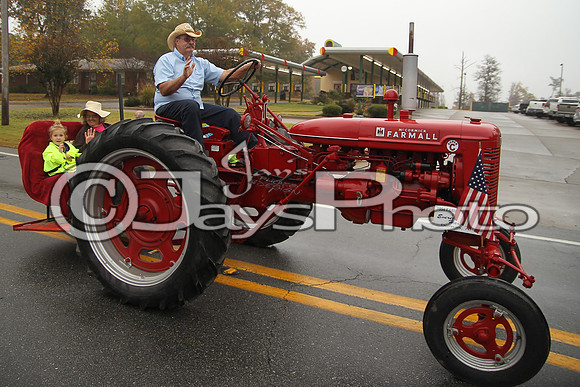 East End Parade 11-4-17_JWM0122