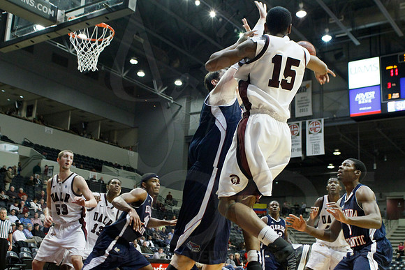 FAU @ UALR 1-24-13 (Justin Manning)0122