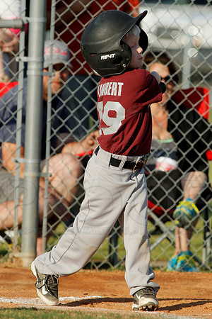 Panthers @ Mets 5-6 year old baseball 4-22-2014 (© Justin Manning) JWM_0045