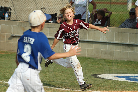 Benton-Midkiff vs. Bryant-Griffin 8 year old (Cal Ripken) 7-20-2014 (©Justin Manning) JWM_385